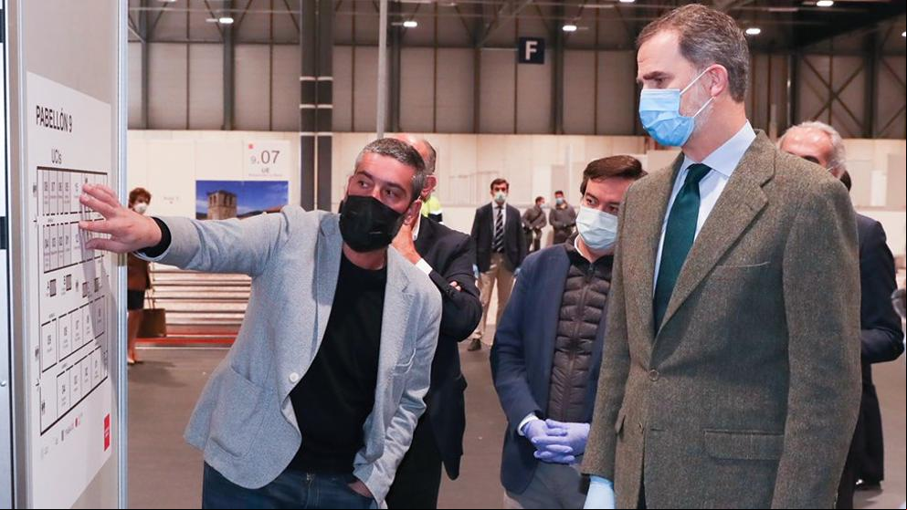 El Rey visita el hospital de campaña de Ifema
