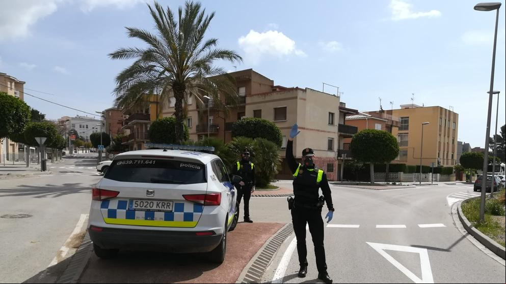 Denunciadas ocho personas por una fiesta en un piso en Constantí