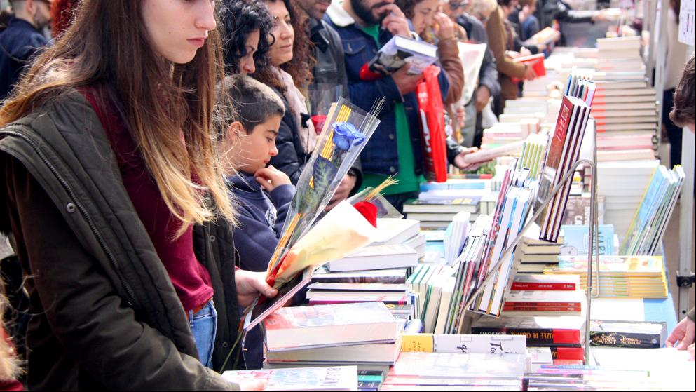 Sant Quirze prohíbe la venta de libros y rosas por Sant Jordi