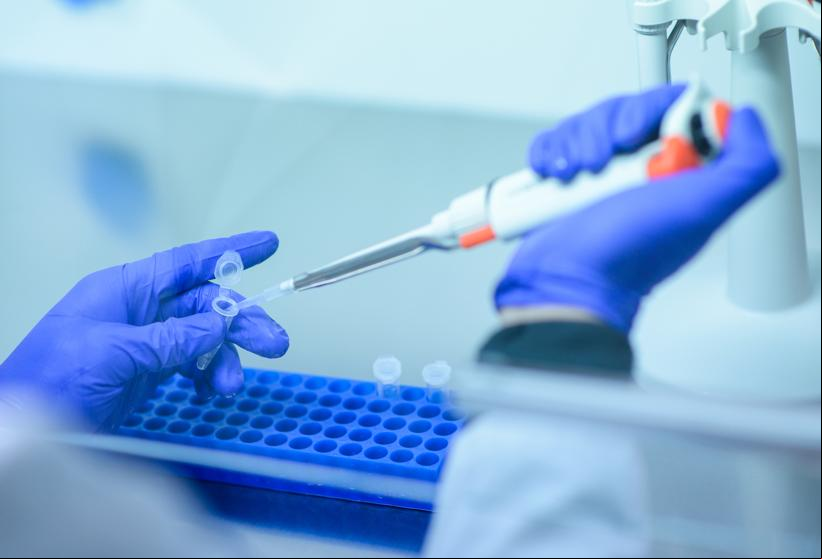 El tratamiento y la vacuna contra la Covid-19, más cerca: así puedes contribuir tú desde casa a la investigación