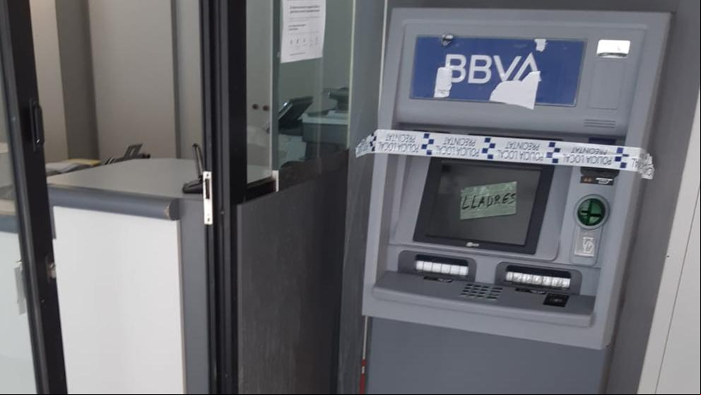 Destrozan una docena de cajeros en varios municipios de Girona
