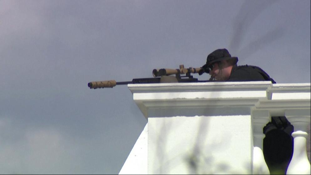Francotiradores protegen la Casa Blanca de las protestas contra la muerte de George Floyd Francotiradores protegen la Casa Blanca de las protestas contra la muerte de George Floyd