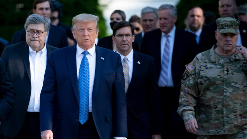 El jefe del Pentágono se distancia de la vía dura de Trump contra los manifestantes