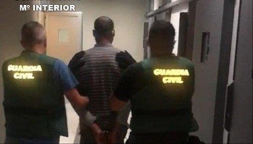 Liberada una mujer que sufría malos tratos y estaba retenida en su domicilio de Lorca