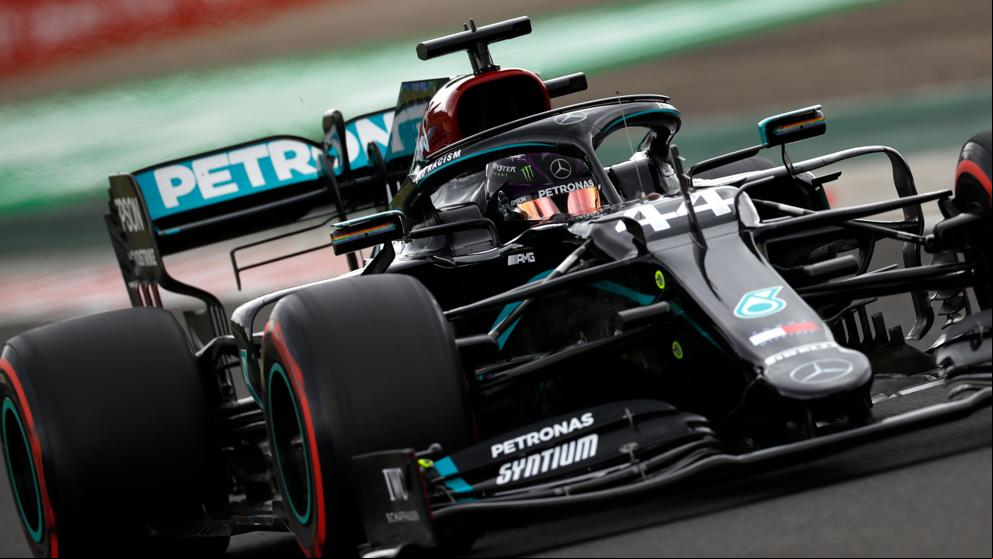 Hamilton roza la perfección en Hungría