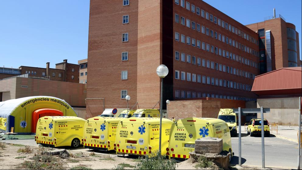Dos hospitales de Lleida cierran plantas de COVID al bajar los ingresos