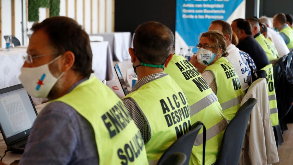 Alcoa acepta aplazar medio millar de despidos en Lugo mientras negocia vender la planta de aluminio