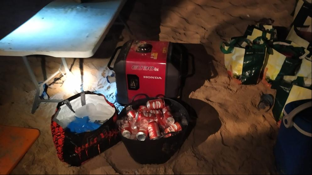 Desmantelan una fiesta ilegal de más de cien personas en Tarifa