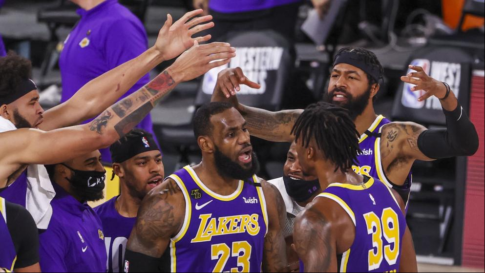 Un estelar Lebron James guía a los Lakers a la final diez años después