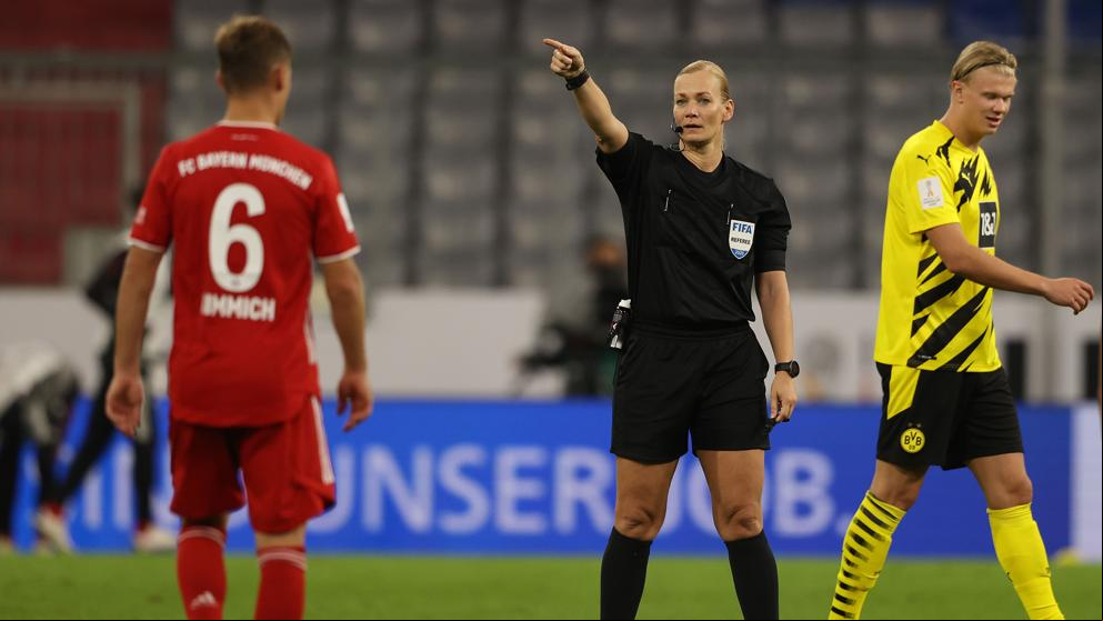 Se retira la alemana Bibiana Steinhaus, pionera del arbitraje femenino