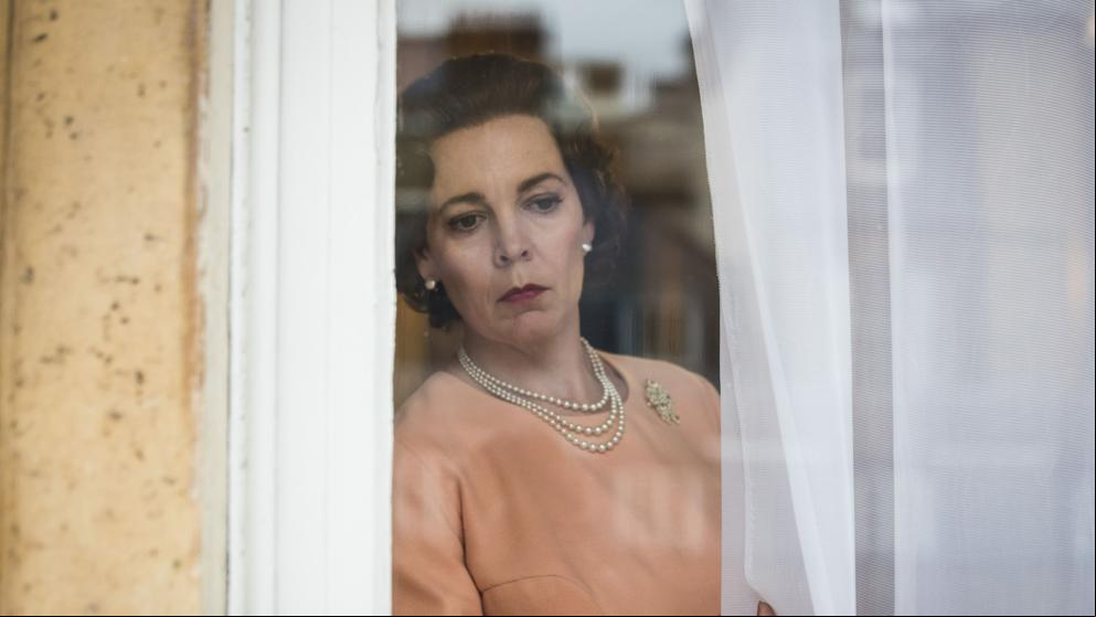 ‘The Crown’ filtra una foto del vestido de boda de Diana de Gales para levantar la expectación