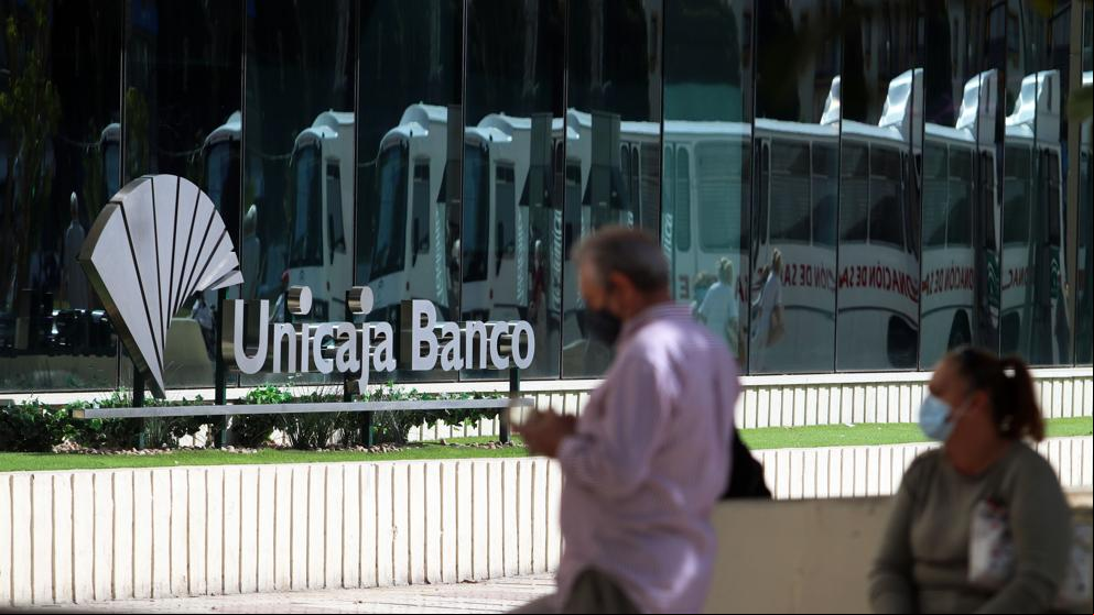 Correctivo a Unicaja y Liberbank en la bolsa tras dispararse en la sesión de ayer