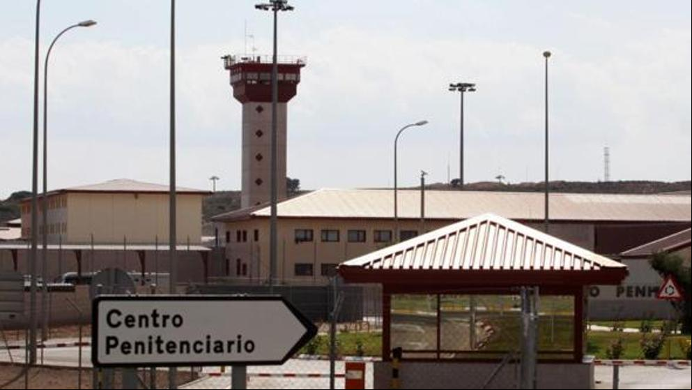 Aislados 400 reclusos de una cárcel de Alicante por el positivo de un monitor
