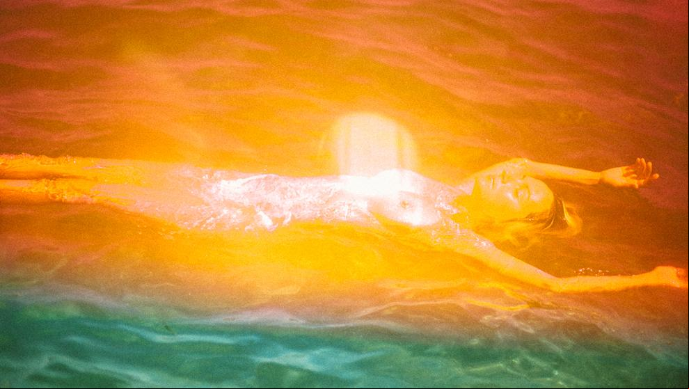 Agua y desnudos en Cadaqués
