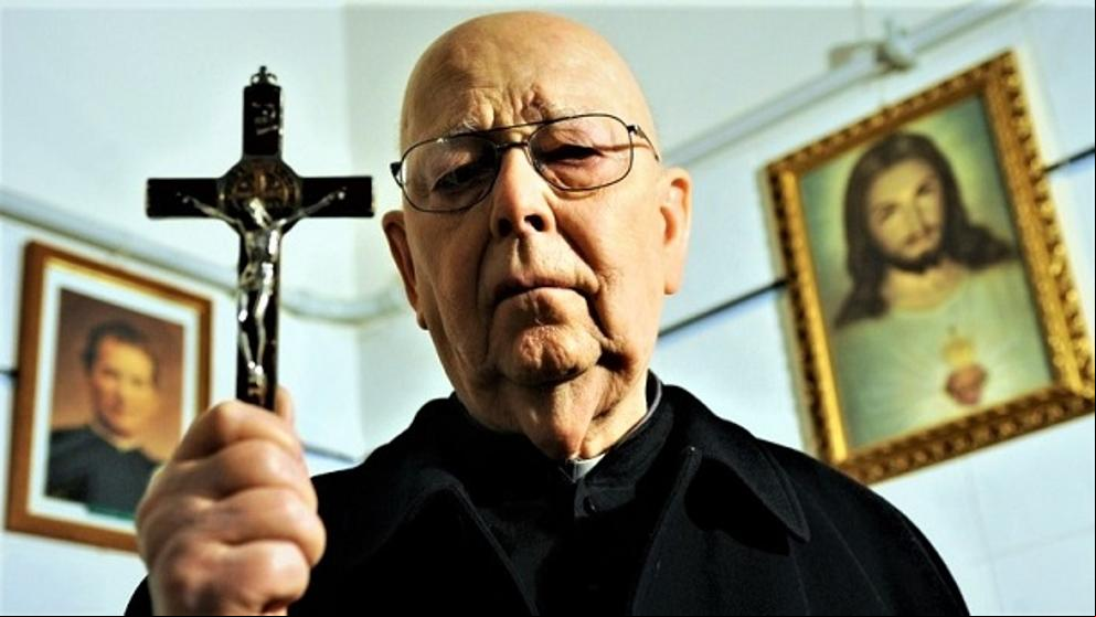 Ángel Gómez Hernández llevará al cine los exorcismos del padre Gabriele Amorth