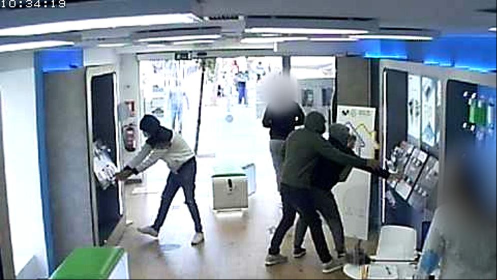 A prisión cinco ladrones por diez robos violentos en tiendas de telefonía