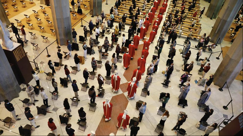Los obispos piden a los fieles una cuota periódica porque los cepillos se están quedando vacíos