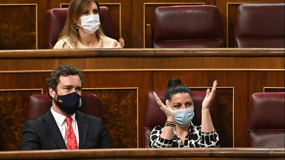 La diputada de Vox Macarena Olona llama “buitre carroñero” a Celáa