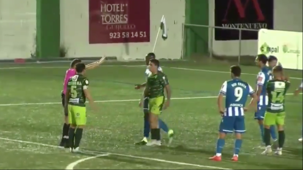 El Guijuelo busca al autor de insultos racistas contra un jugador del Deportivo