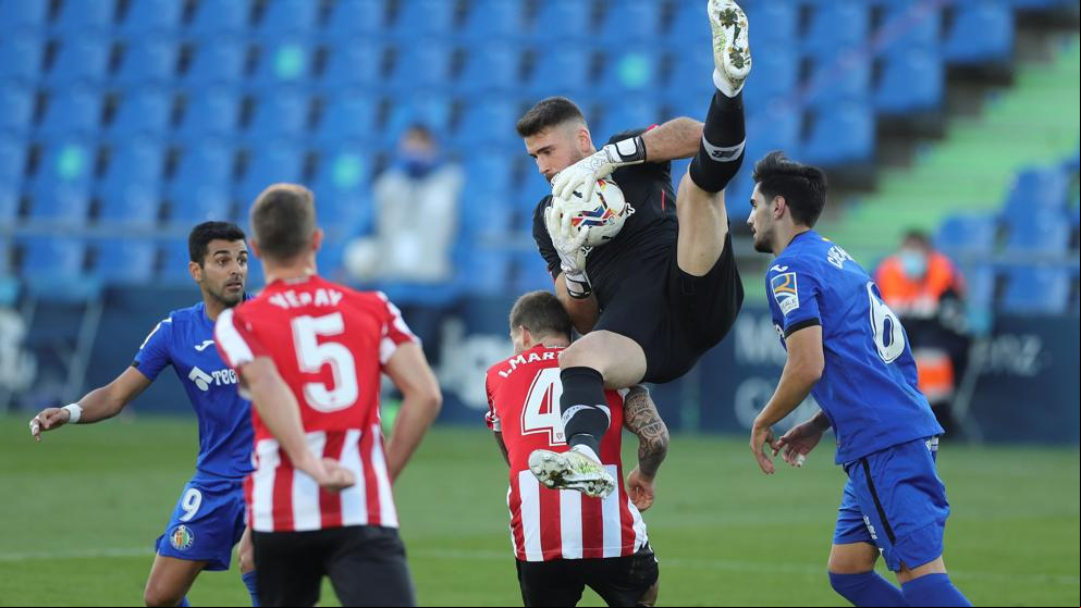 Ángel evita la revolución total del Athletic