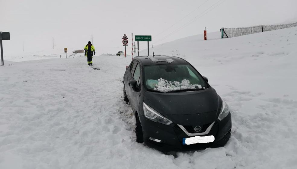 Atrapados en la nieve tras saltarse el confinamiento municipal para ir a Bagà